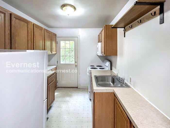 412 Griffin Avenue - Photo 3 of 17