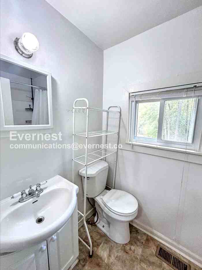 412 Griffin Avenue - Photo 6 of 17