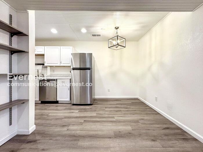 5300 E Cherry Creek South Dr #1403 - Photo 5 of 18