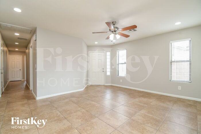1689 E Milky Way - Photo 3 of 19