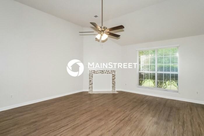 4451 Lunsford Drive - Photo 4 of 19