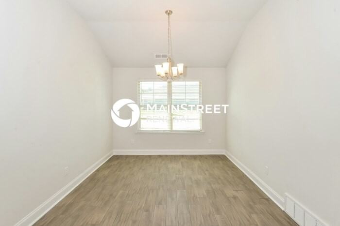 7826 Ferndale Dr - Photo 5 of 18