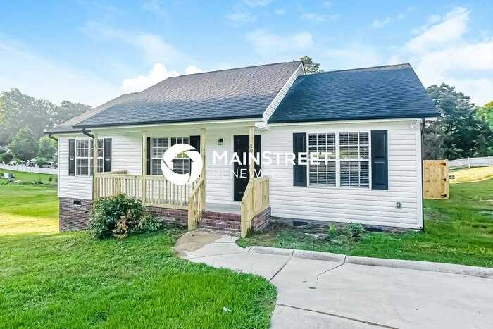 807 Fisher Street - Photo 3 of 16