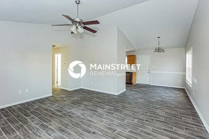 807 Fisher Street - Photo 4 of 16