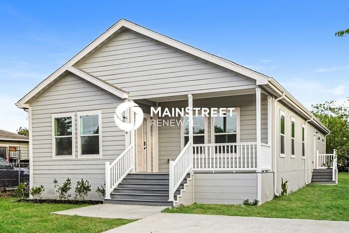 839 Perez St - Photo 2 of 18