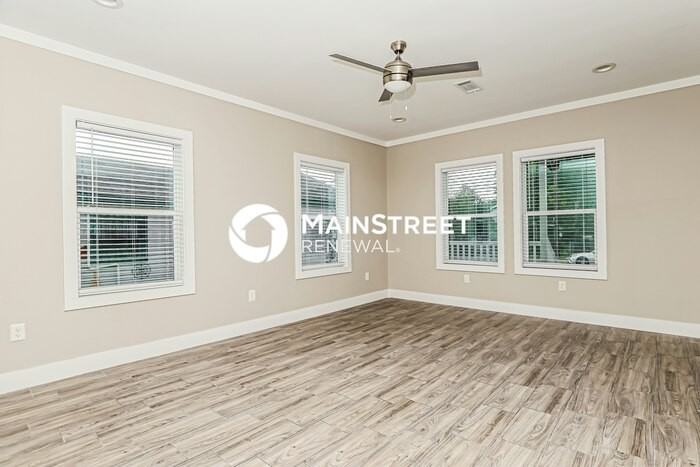 839 Perez St - Photo 4 of 18