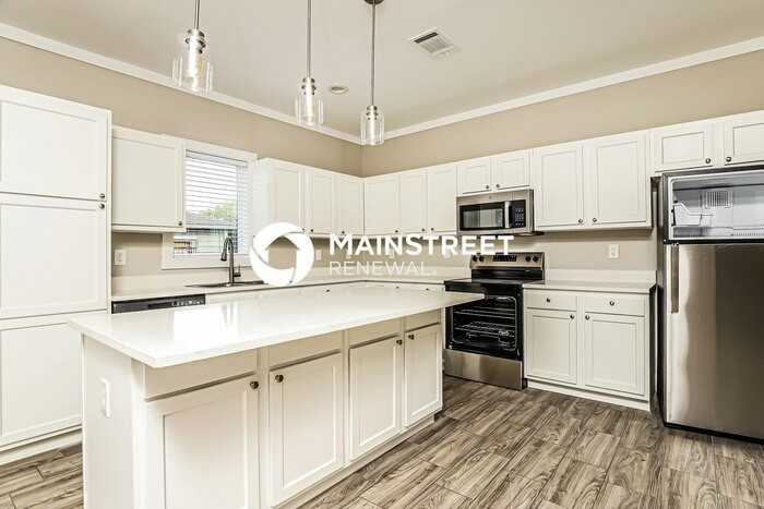 839 Perez St - Photo 6 of 18