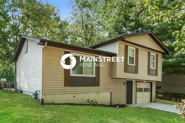 1109 Ne Columbus St - Photo 2 of 21