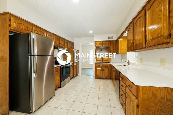 408 Southeast Brownfield Drive - Photo 7 of 19