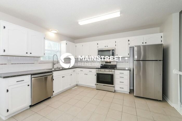 421 Hamilton Lane - Photo 5 of 20