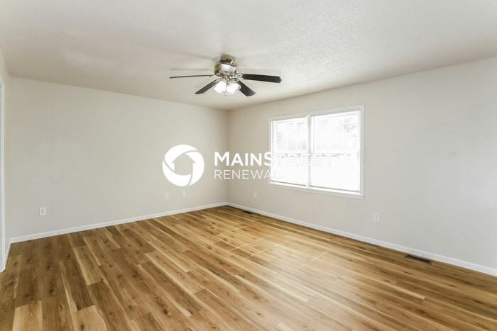 810 Rowell St - Photo 2 of 19