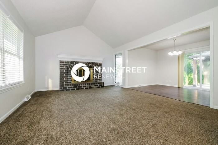 109 Southeast Rockwood Street - Photo 4 of 19