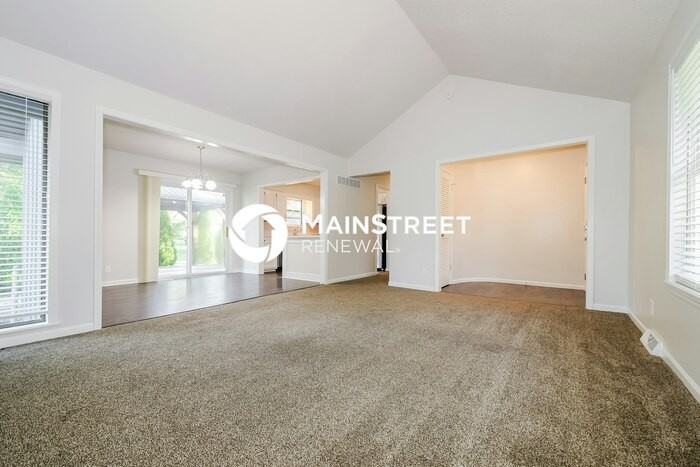 109 Southeast Rockwood Street - Photo 5 of 19