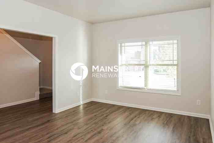 213 Iron Cir - Photo 4 of 19