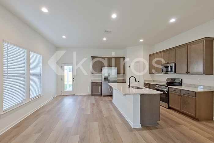 101 Hendrix Rd - Photo 6 of 22