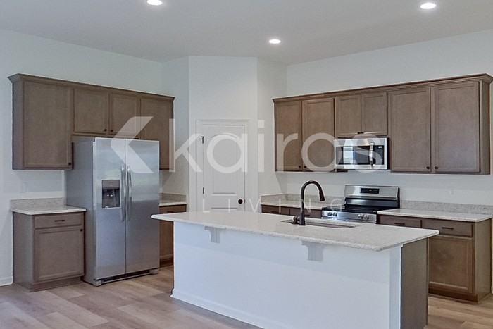 101 Hendrix Rd - Photo 7 of 22