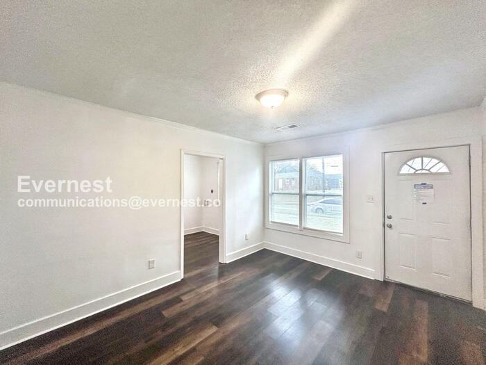 1082 Palmetto Ave - Photo 3 of 21