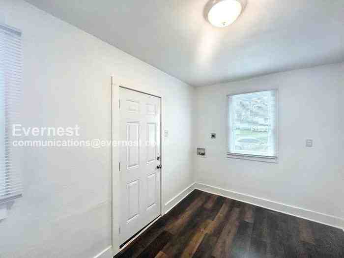 1082 Palmetto Ave - Photo 5 of 21