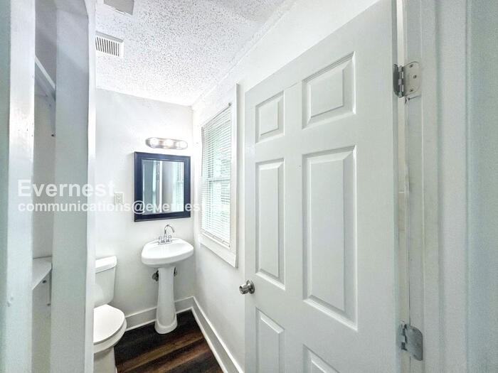 1082 Palmetto Ave - Photo 6 of 21