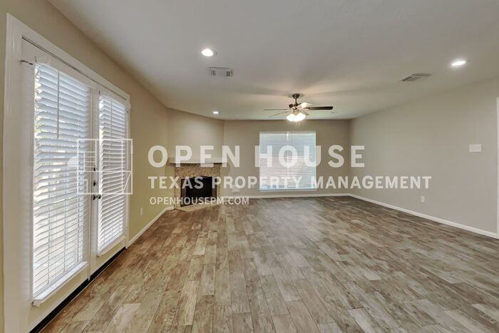 3515 Timothy Ln - Photo 6 of 25