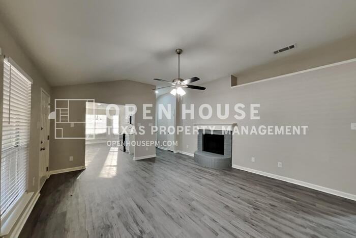 6405 Longmont Trail - Photo 5 of 22