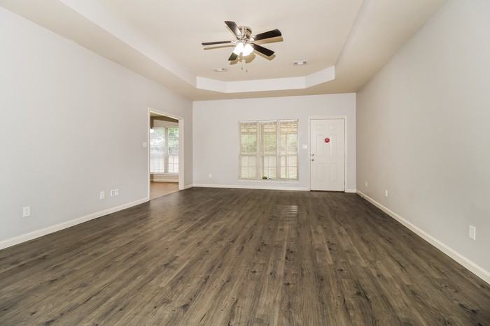 362 Meadow Creek Dr - Photo 4 of 12