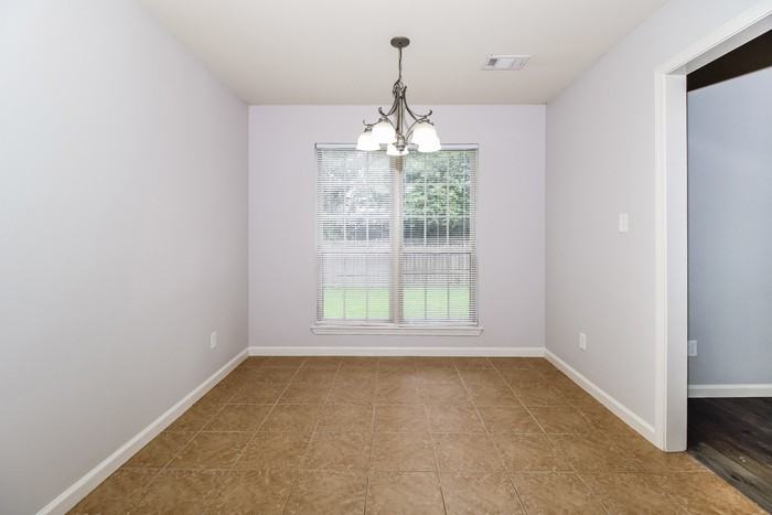 362 Meadow Creek Dr - Photo 5 of 12