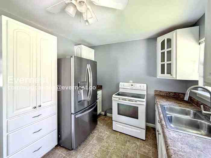 2907 Lakeside Dr - Photo 2 of 28