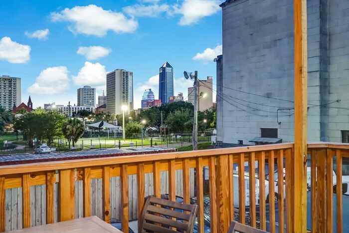 136 Phelps St #4 - Photo 2 of 17