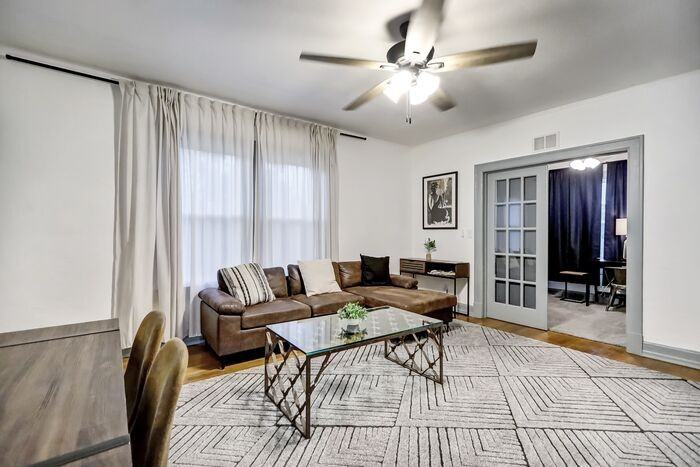 136 Phelps St #4 - Photo 3 of 17