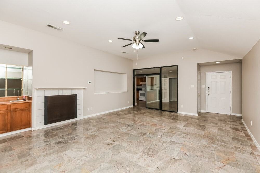 426 Rifleman Trl - Photo 3 of 16