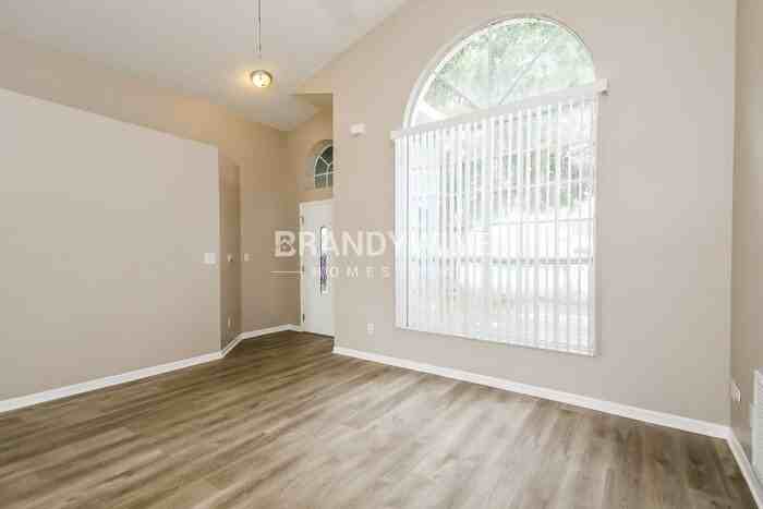 1003 Dorking Way - Photo 4 of 20