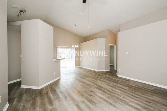 1003 Dorking Way - Photo 5 of 20