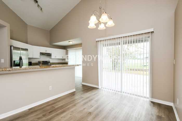 1003 Dorking Way - Photo 6 of 20