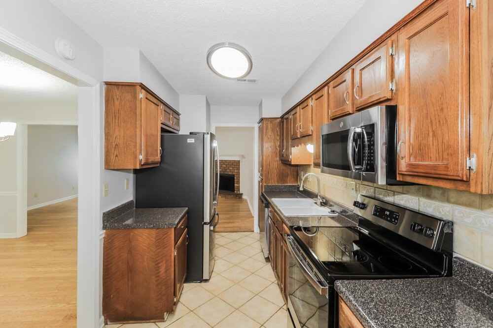 7439 Overcreek Ln - Photo 7 of 16