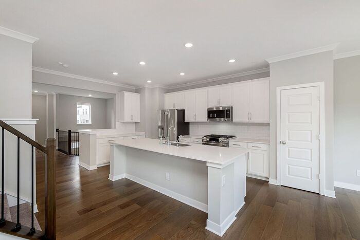 639 Golborne St - Photo 7 of 28