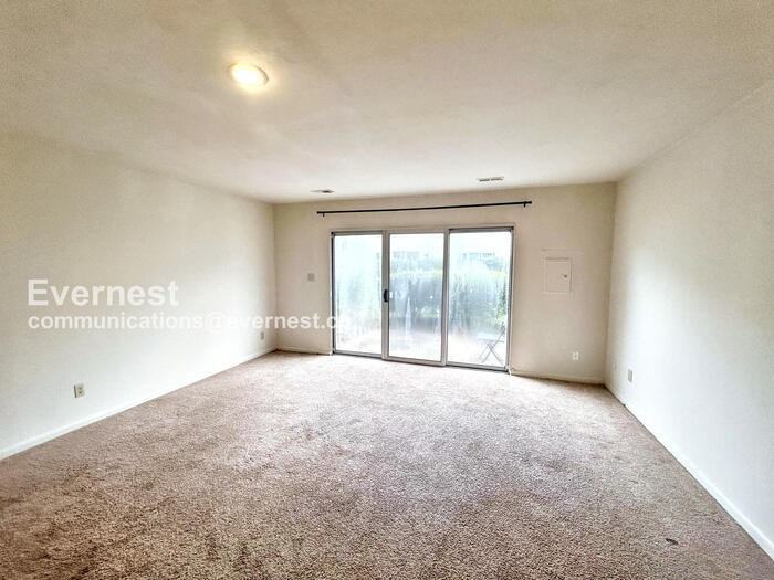 3837 Staffordshire Ln - Photo 5 of 16