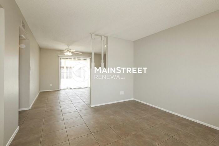 18402 N 10th Dr - Photo 2 of 16