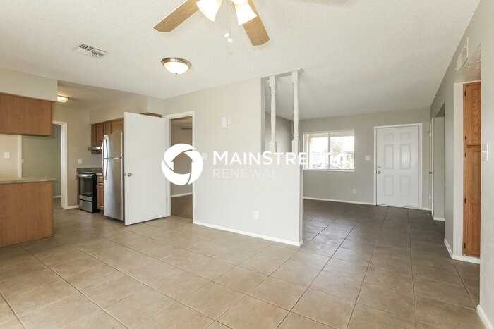 18402 N 10th Dr - Photo 4 of 16