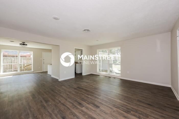 3209 Millmar Drive - Photo 4 of 17