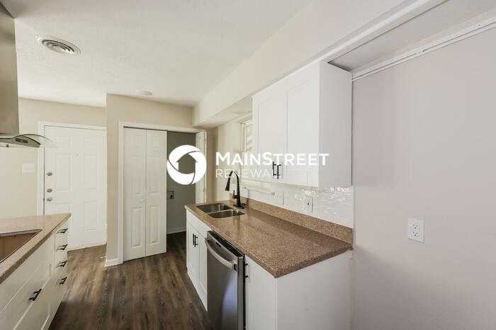 3209 Millmar Drive - Photo 6 of 17