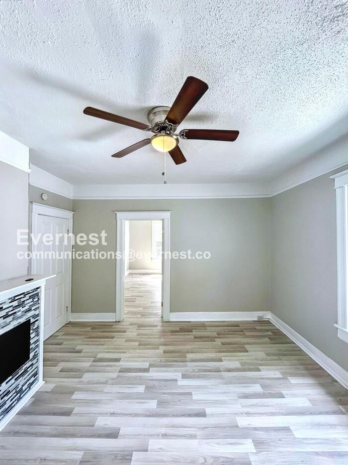 1434 Rogers St - Photo 2 of 19