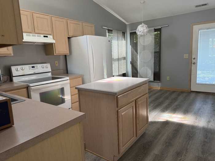 7294 Aplin Drive - Photo 5 of 13