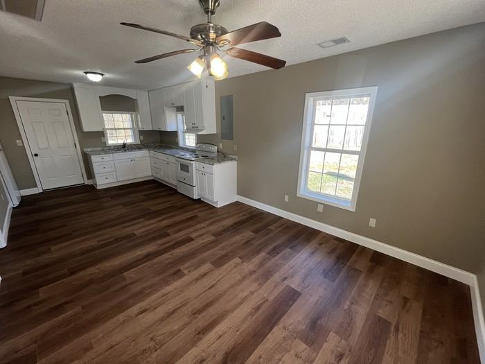 776 Brookdale Rd - Photo 3 of 8