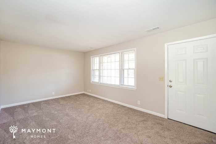 108 Henrietta Dr - Photo 4 of 11
