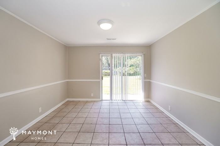 108 Henrietta Dr - Photo 5 of 11