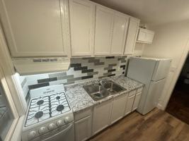 featured image of 10 Corbin Ct #1