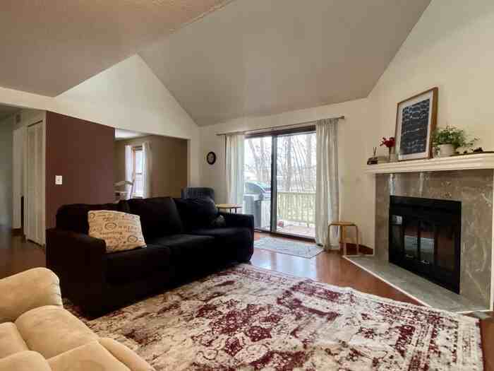 15810 26th Ave N #D - Photo 2 of 16