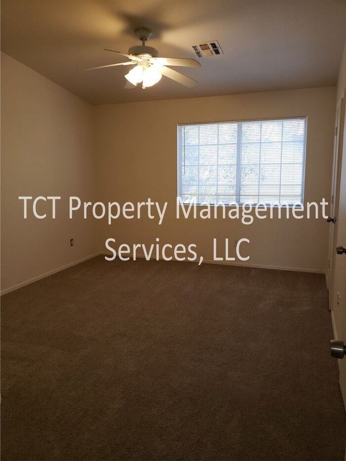 1961 N Hartford St #1186 - Photo 7 of 12