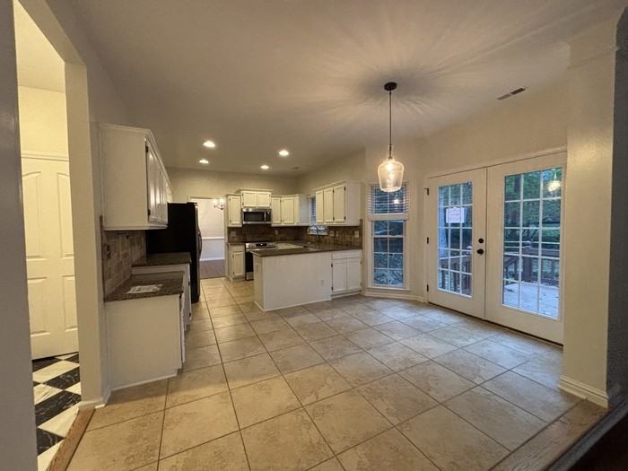 3020 Deep Meadow Ln - Photo 2 of 10